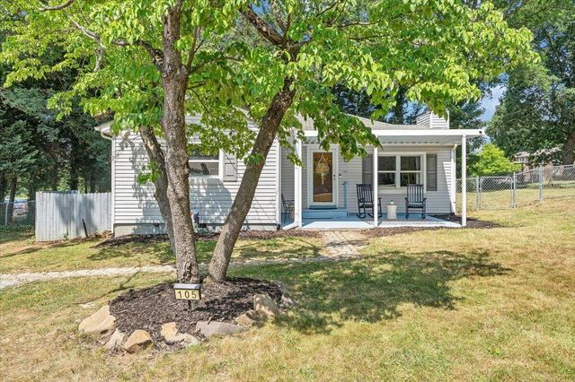 105 Barnett RD, Salem, VA 24153