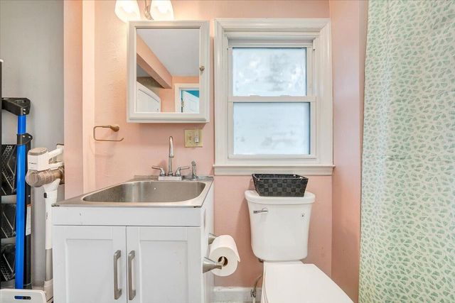 105 Barnett RD, Salem, VA 24153