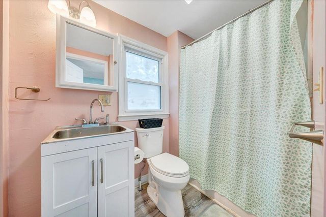 105 Barnett RD, Salem, VA 24153