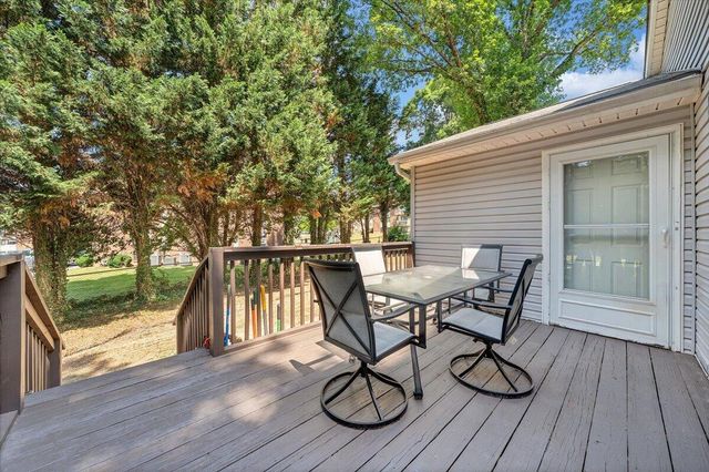 105 Barnett RD, Salem, VA 24153