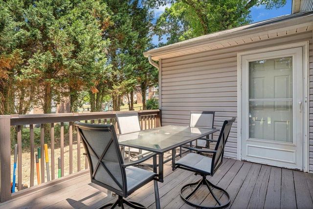 105 Barnett RD, Salem, VA 24153