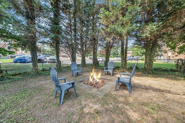 105 Barnett RD, Salem, VA 24153