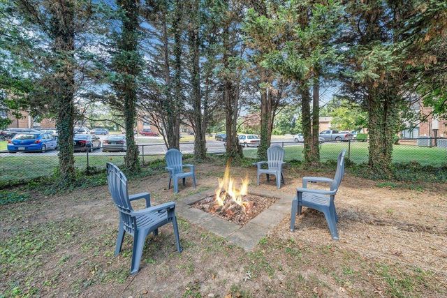 105 Barnett RD, Salem, VA 24153