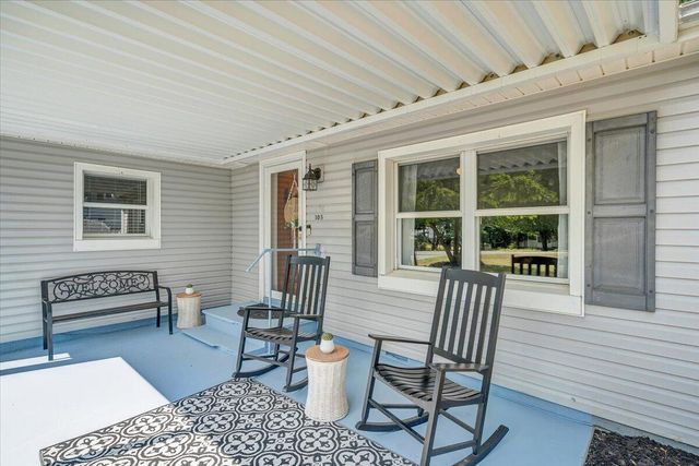 105 Barnett RD, Salem, VA 24153
