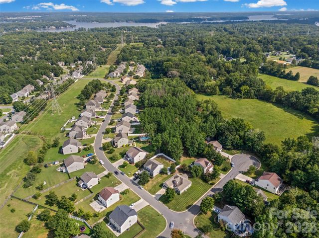 3011 Rhododendron Place, Lake Wylie, SC 29710