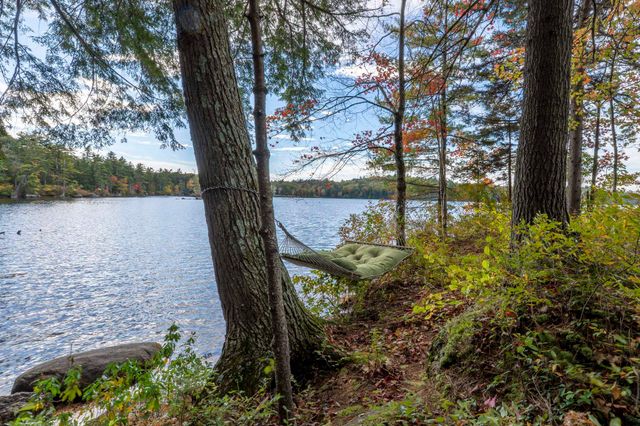 62 County Road, Hillsborough, NH 03244