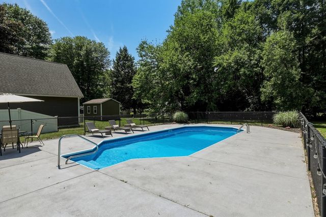 75 Clematis Rd, Agawam, MA 01001