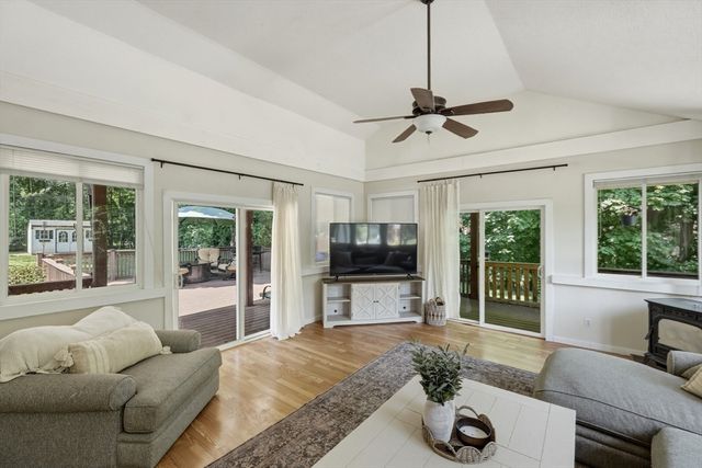 75 Clematis Rd, Agawam, MA 01001
