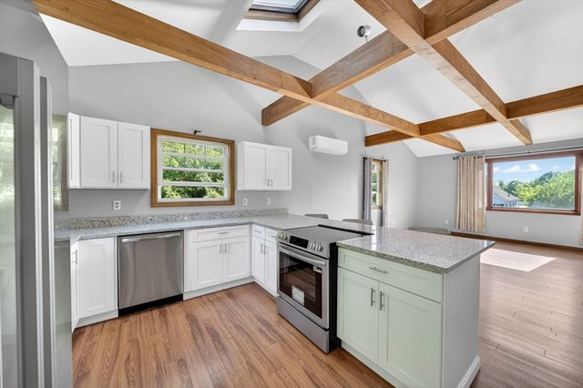 133 Sycamore St, Fairhaven, MA 02719