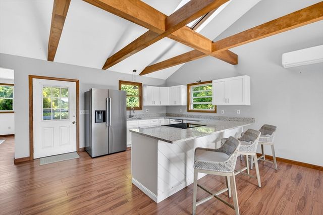 133 Sycamore St, Fairhaven, MA 02719