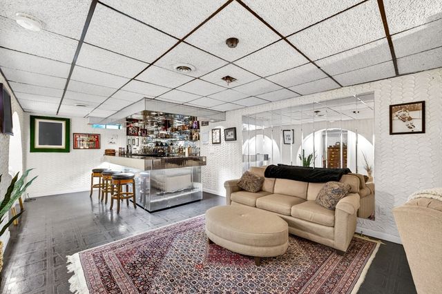 133 Sycamore St, Fairhaven, MA 02719