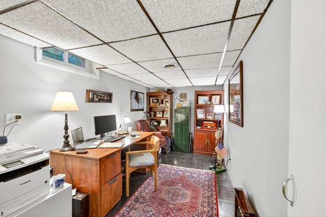 133 Sycamore St, Fairhaven, MA 02719