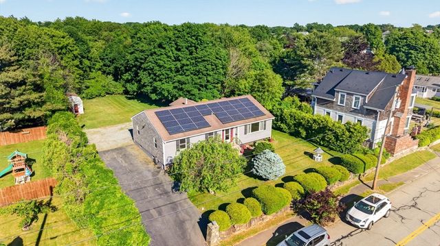 133 Sycamore St, Fairhaven, MA 02719