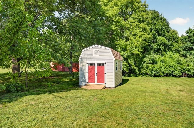 133 Sycamore St, Fairhaven, MA 02719
