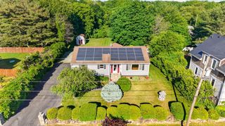 133 Sycamore St, Fairhaven, MA 02719