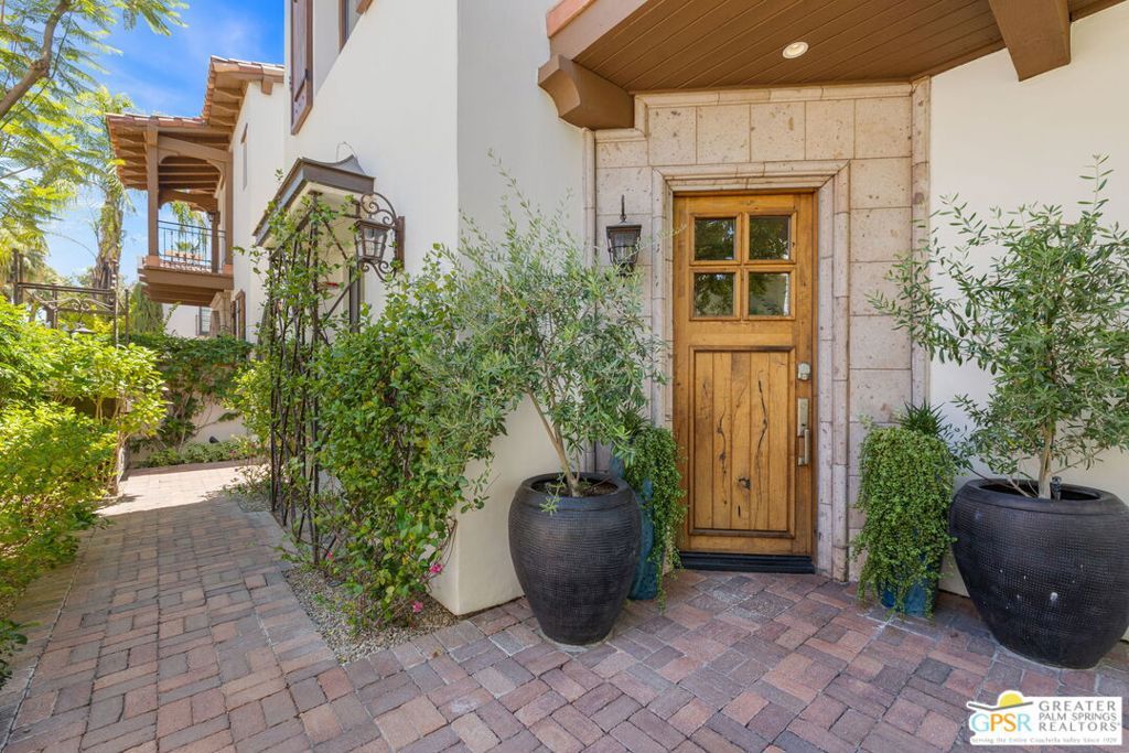 Image 10 of property listing at 253 Calle La Soledad, Palm Springs, CA 92262