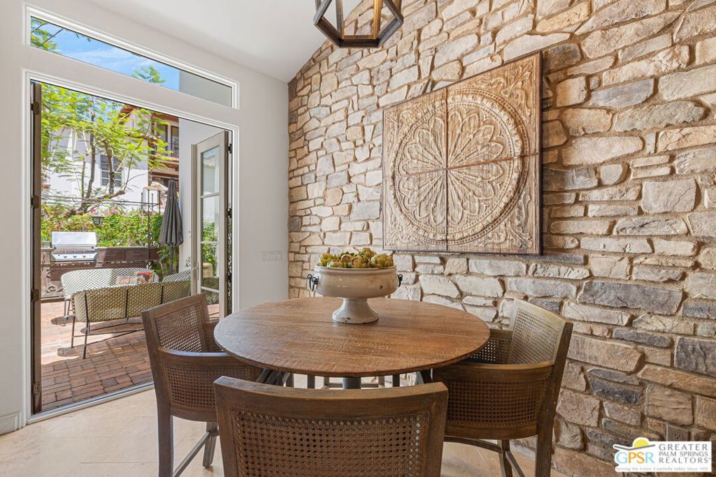 Image 22 of property listing at 253 Calle La Soledad, Palm Springs, CA 92262