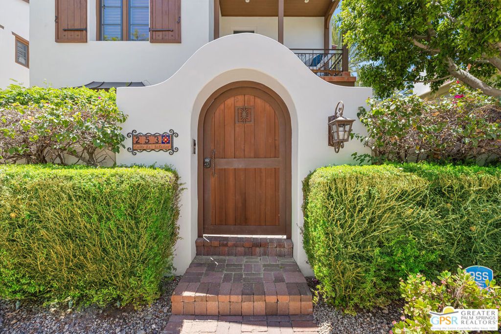 Image 7 of property listing at 253 Calle La Soledad, Palm Springs, CA 92262