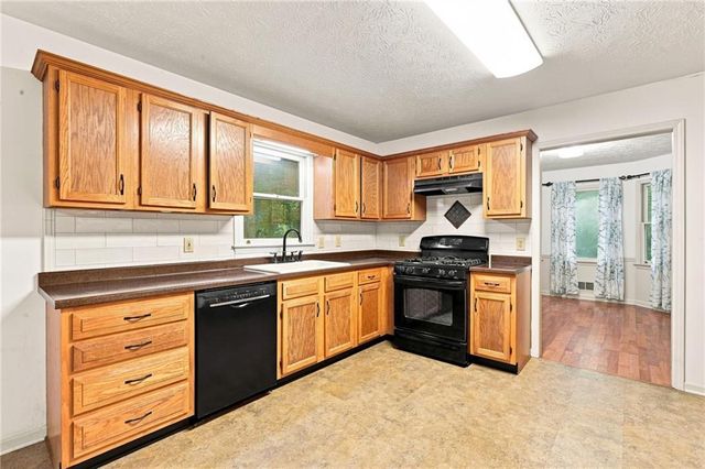 302 Crabapple Court, Powder Springs, GA 30127