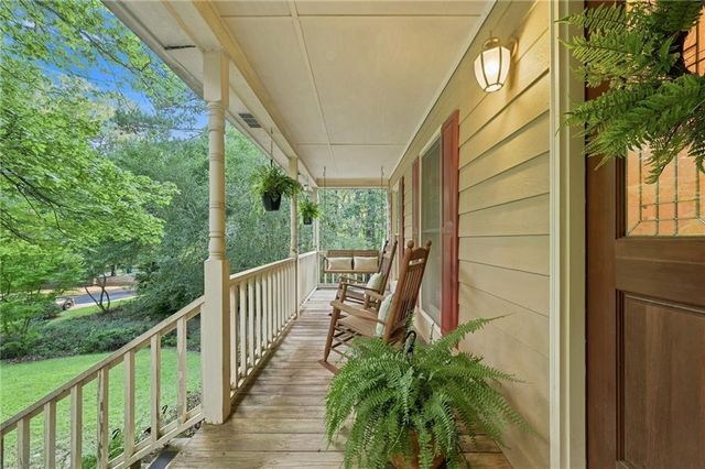 302 Crabapple Court, Powder Springs, GA 30127