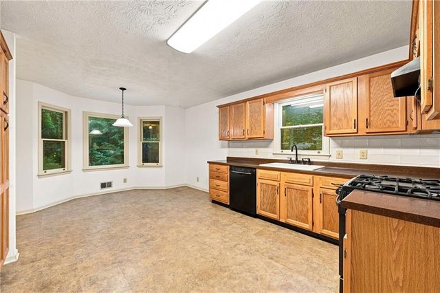 302 Crabapple Court, Powder Springs, GA 30127