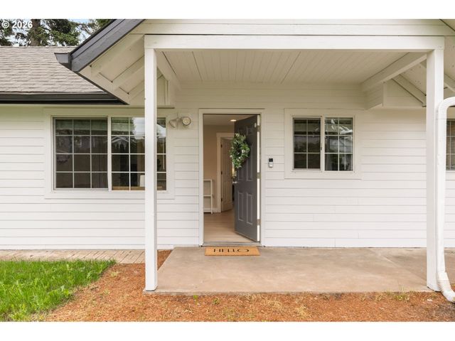 14724 Se MARKET Ct, Portland, OR 97233