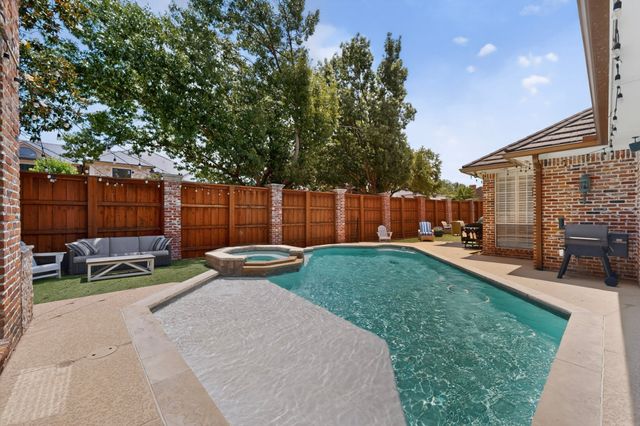 5700 Walden Drive, Plano, TX 75093