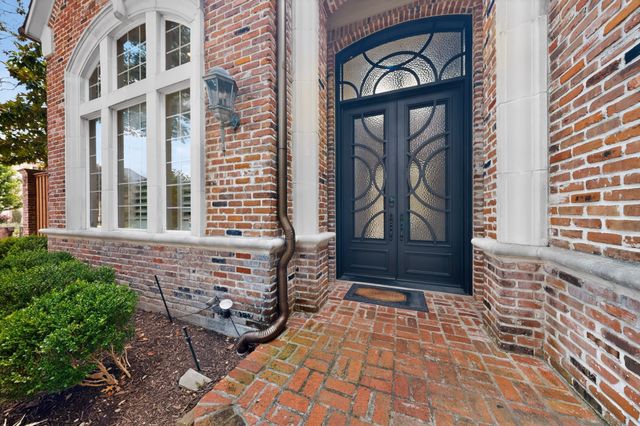 5700 Walden Drive, Plano, TX 75093