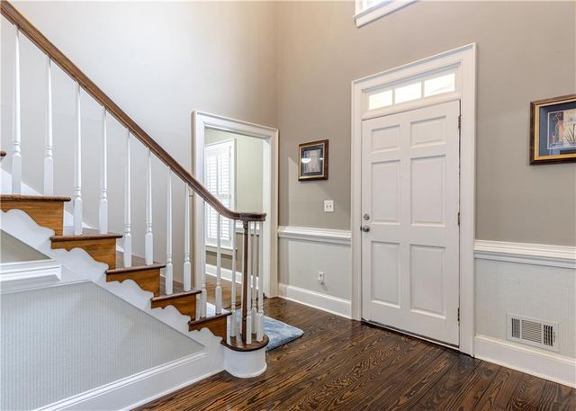 110 AMSTERDAM Drive, Lilburn, GA 30047