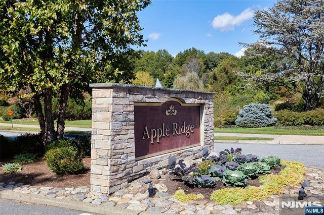 30 Litchult Lane, Mahwah, NJ 07430