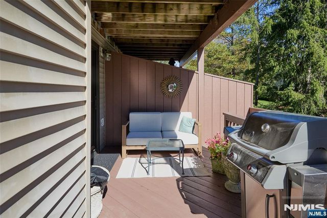 30 Litchult Lane, Mahwah, NJ 07430