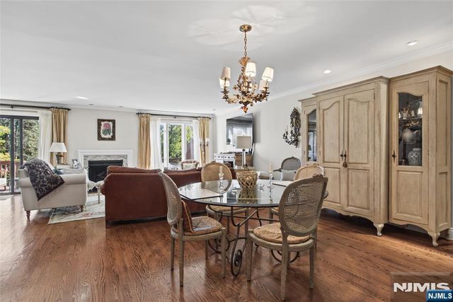 30 Litchult Lane, Mahwah, NJ 07430