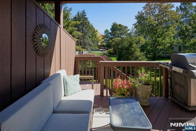 30 Litchult Lane, Mahwah, NJ 07430