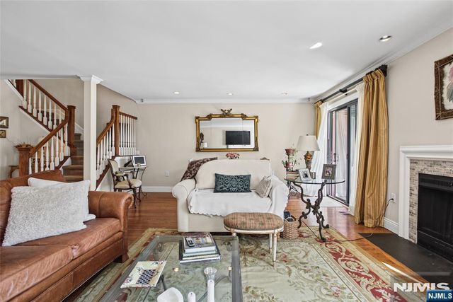 30 Litchult Lane, Mahwah, NJ 07430