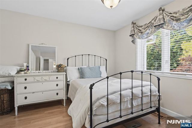 30 Litchult Lane, Mahwah, NJ 07430