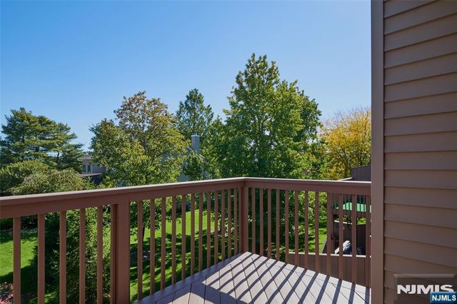 30 Litchult Lane, Mahwah, NJ 07430