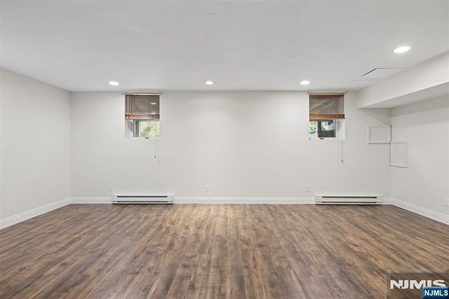 30 Litchult Lane, Mahwah, NJ 07430