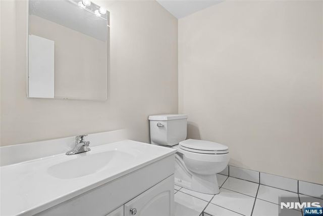 30 Litchult Lane, Mahwah, NJ 07430