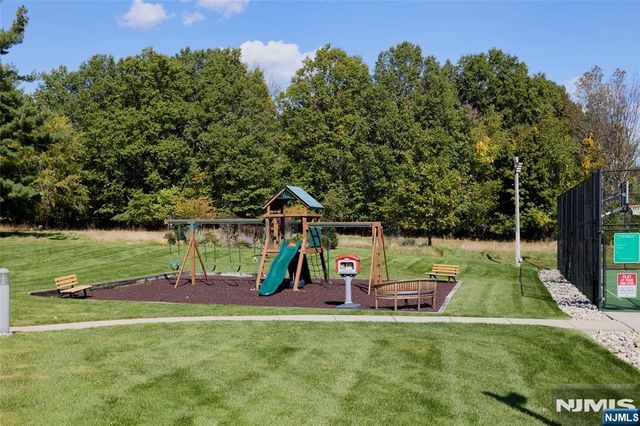 30 Litchult Lane, Mahwah, NJ 07430