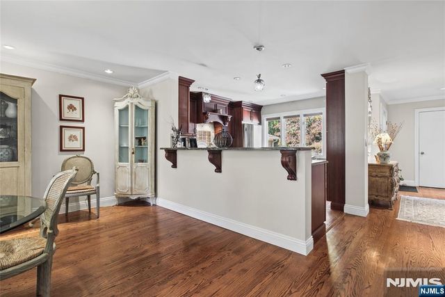 30 Litchult Lane, Mahwah, NJ 07430