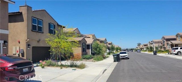 833 Half Moon Avenue, Redlands, CA 92374