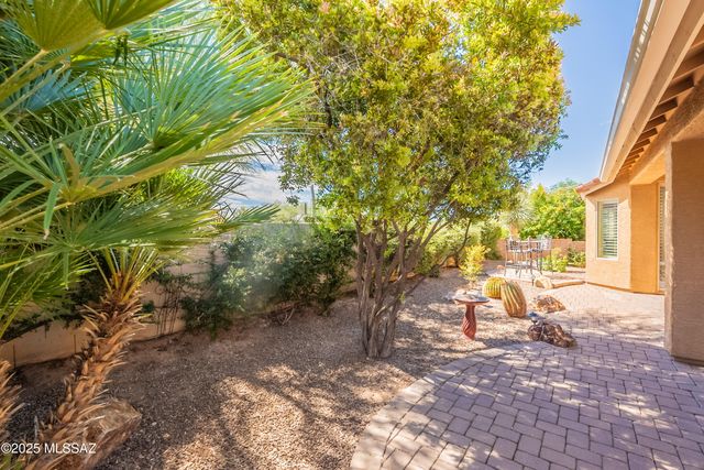 2212 E Bluejay Bluff Lane, Green Valley, AZ 85614
