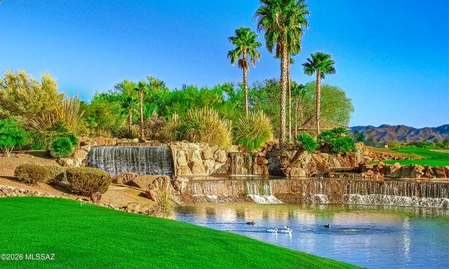 2212 E Bluejay Bluff Lane, Green Valley, AZ 85614