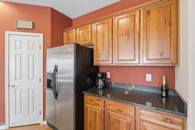 2212 E Bluejay Bluff Lane, Green Valley, AZ 85614