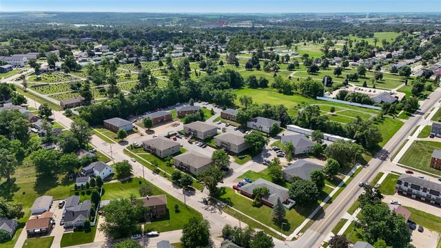 16 Aossey Lane SW, Cedar Rapids, IA 52404