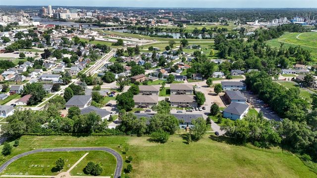 16 Aossey Lane SW, Cedar Rapids, IA 52404