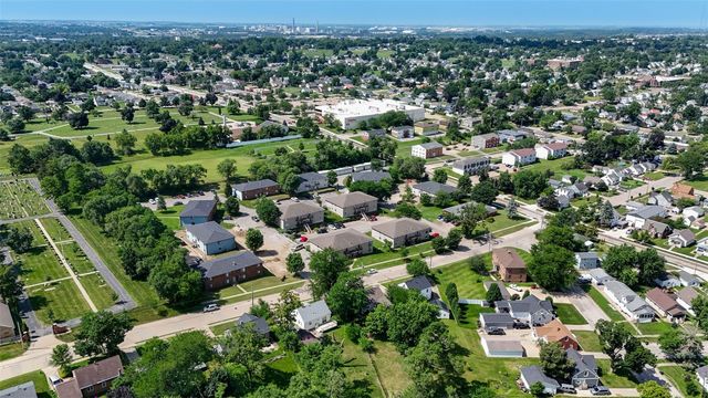 16 Aossey Lane SW, Cedar Rapids, IA 52404