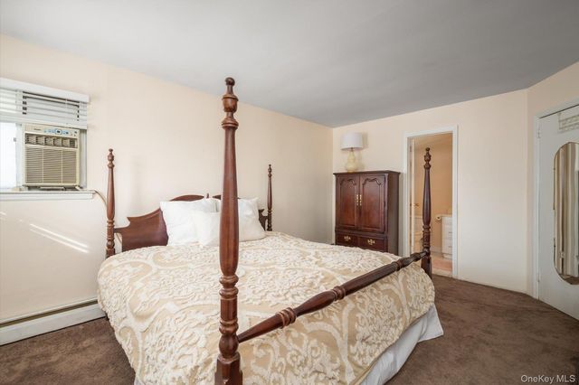 7 Stein Street, Valley Stream, NY 11580