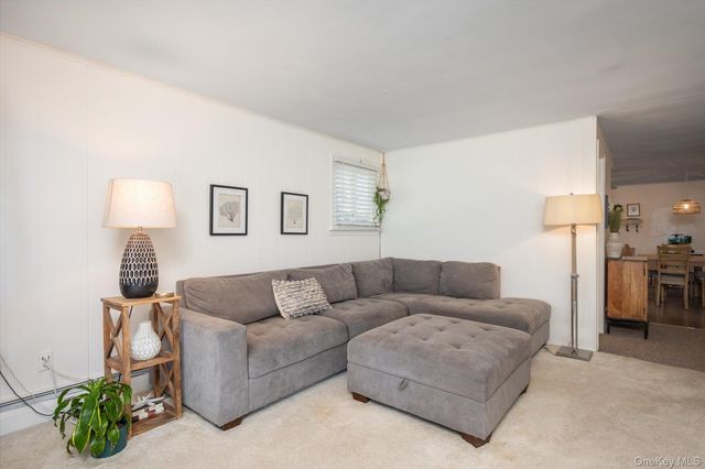 7 Stein Street, Valley Stream, NY 11580