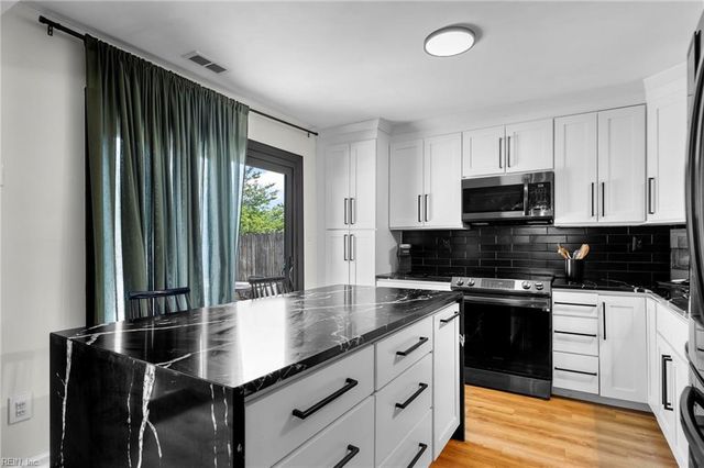 5352 Glenville CIR, Virginia Beach, VA 23464